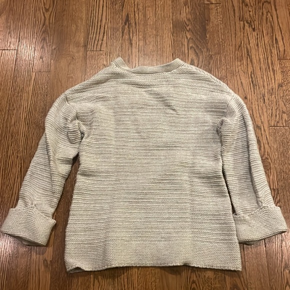 Intermix women’s light grey chunky v-neck wool cashmere sweater size small - Picture 5 of 5